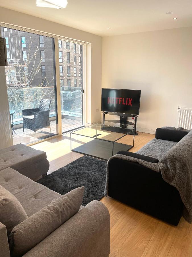 Luxury London Apartment - Steps To East Croydon Train Station Buitenkant foto